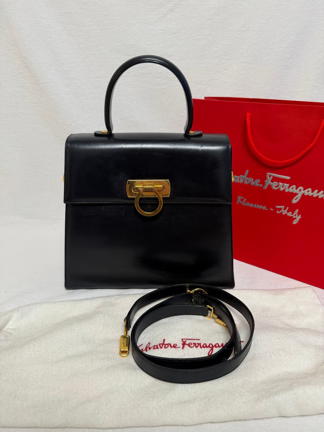 정품 페라가모 간치니 탑핸들백 블랙 차정원백 토트백 핸드백 크로스백 상품이미지1