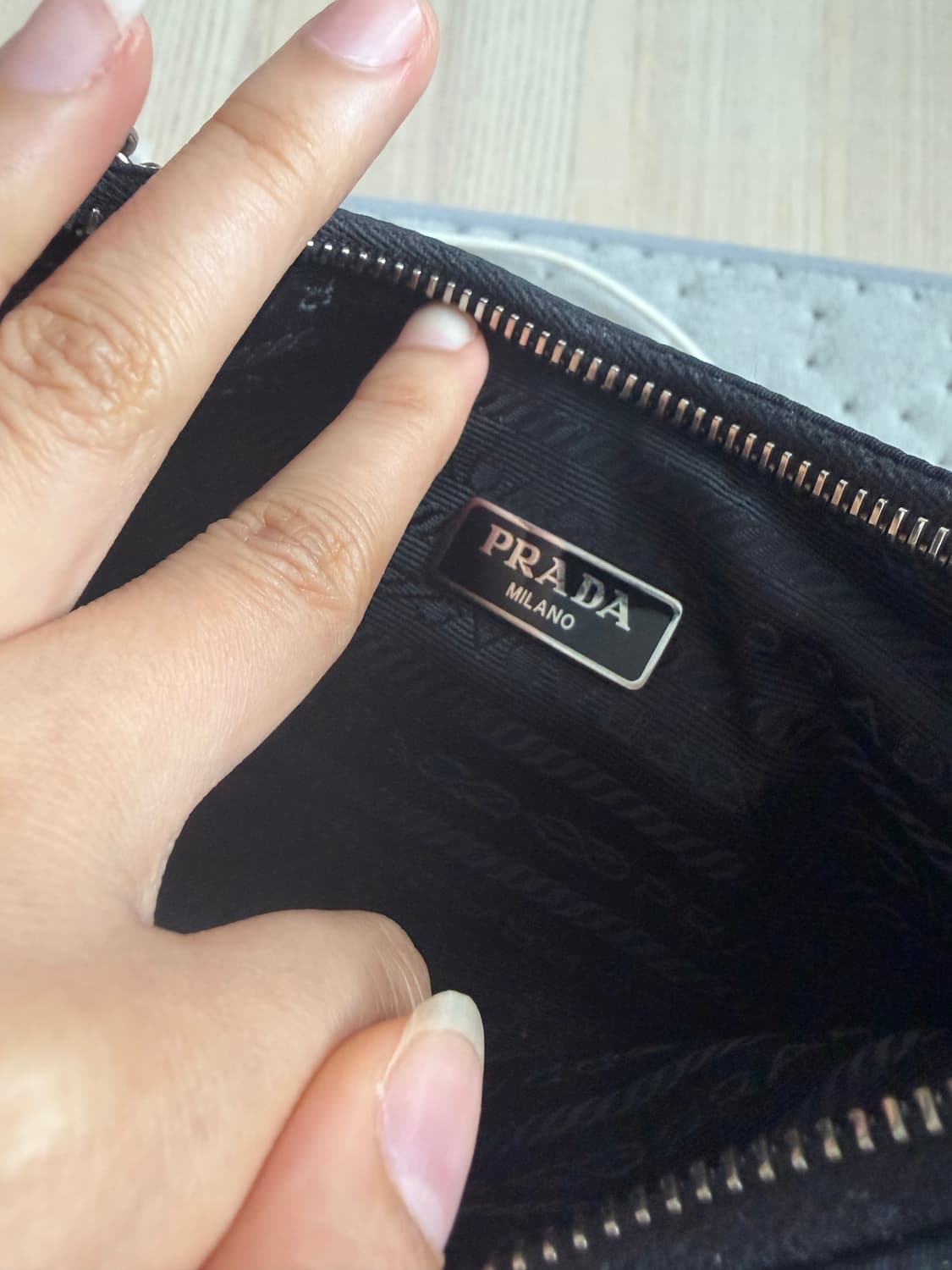 프라다 리에디션 나일론 호보백 블랙 상품이미지6