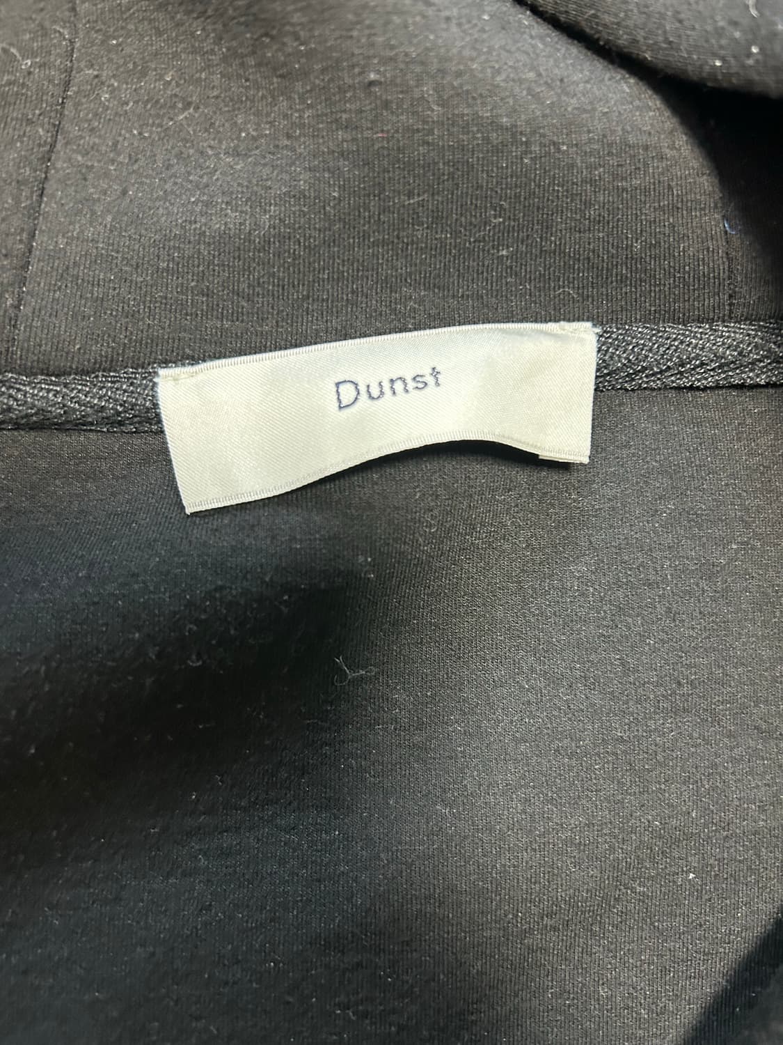 던스트 23SF 유니섹스 레더 로고 지퍼 후드집업 상품이미지4