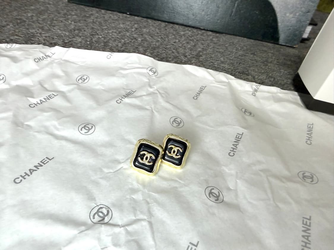 샤넬 클래식 심플 이어링 상품이미지1