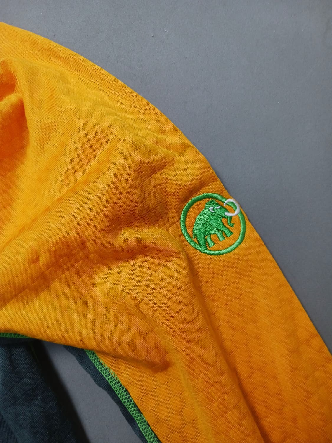 새상품 [L] 마무트 아타카조 폴라텍 집업 티셔츠 기능성 상품이미지5