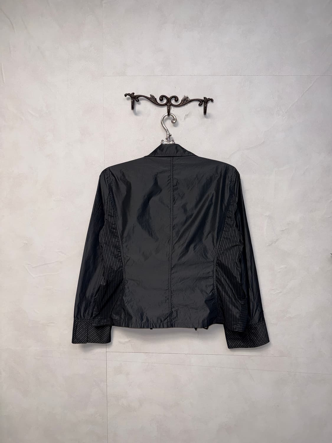 Charcoal glossy shirring button jacket 상품이미지7