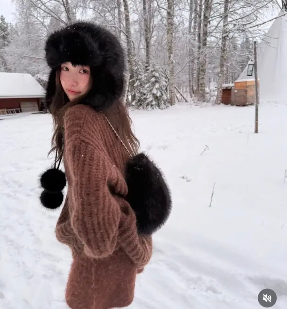 더바넷 퍼지 폼폼 트래퍼햇 블랙 상품이미지1