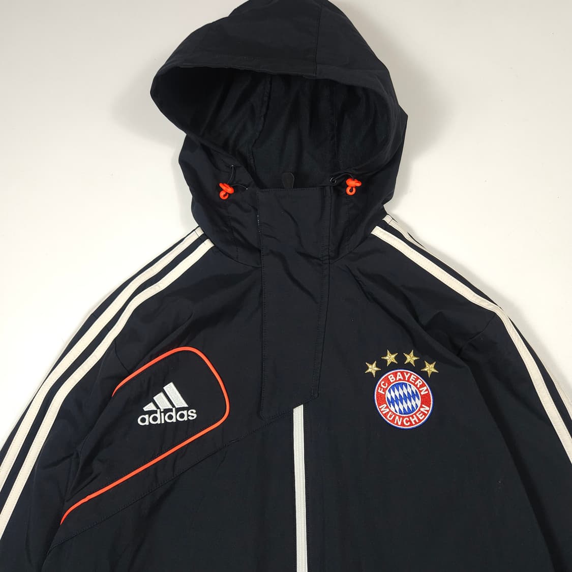 아디다스 뮌헨 바람막이 블랙 상품이미지2