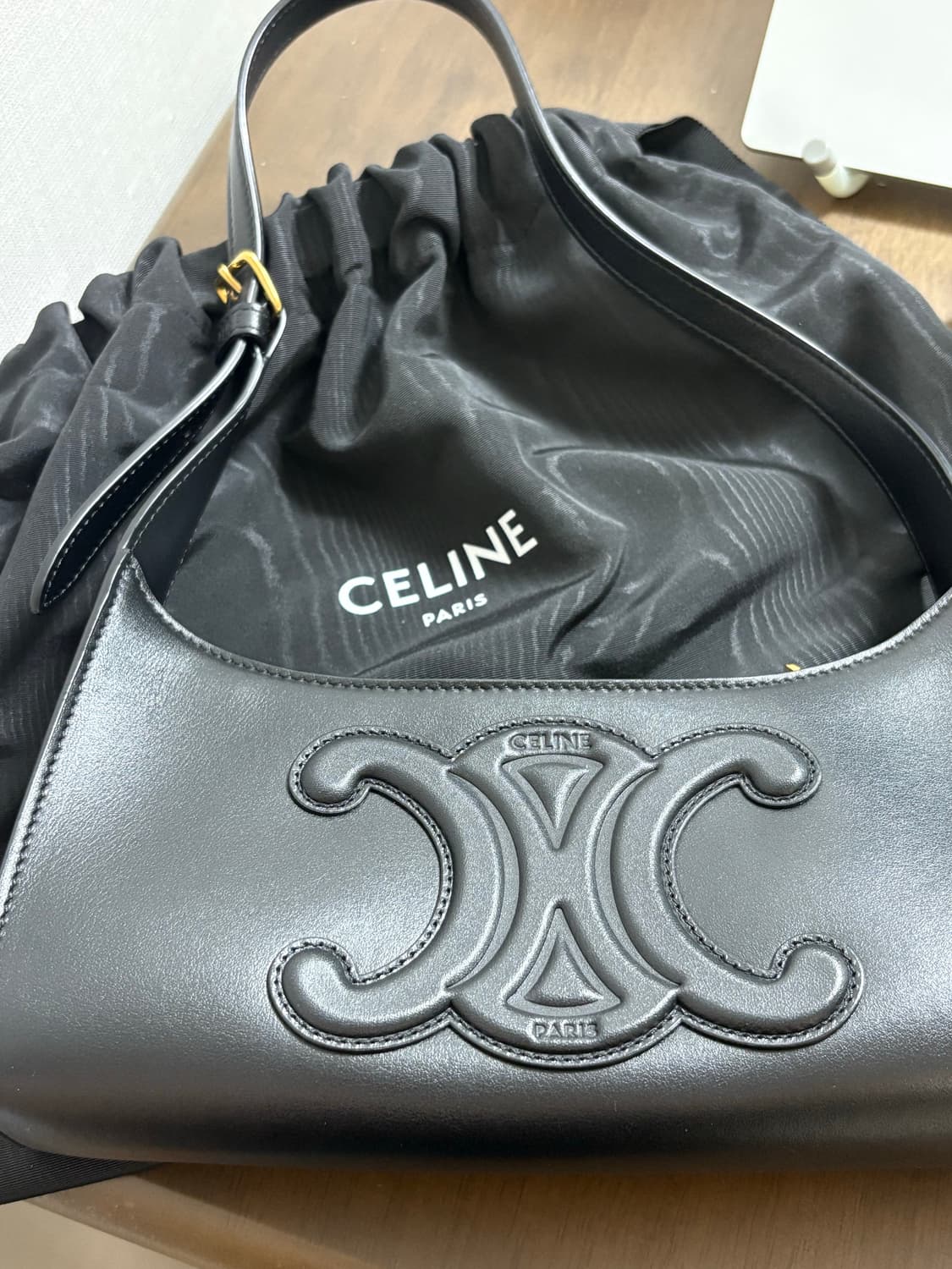셀린느 퀴르 트리오페 숄더백 블랙(상태 최상) 상품이미지1