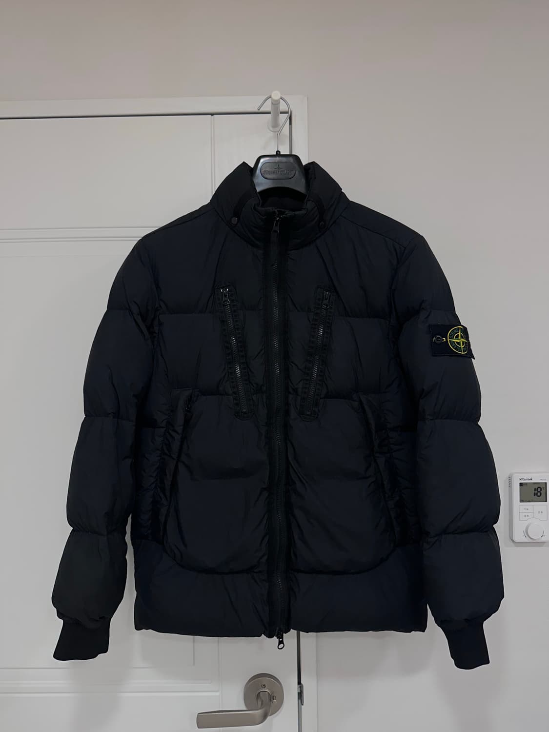 (s) 21fw 스톤아일랜드 크링클랩스 다운 패딩 블랙 상품이미지1