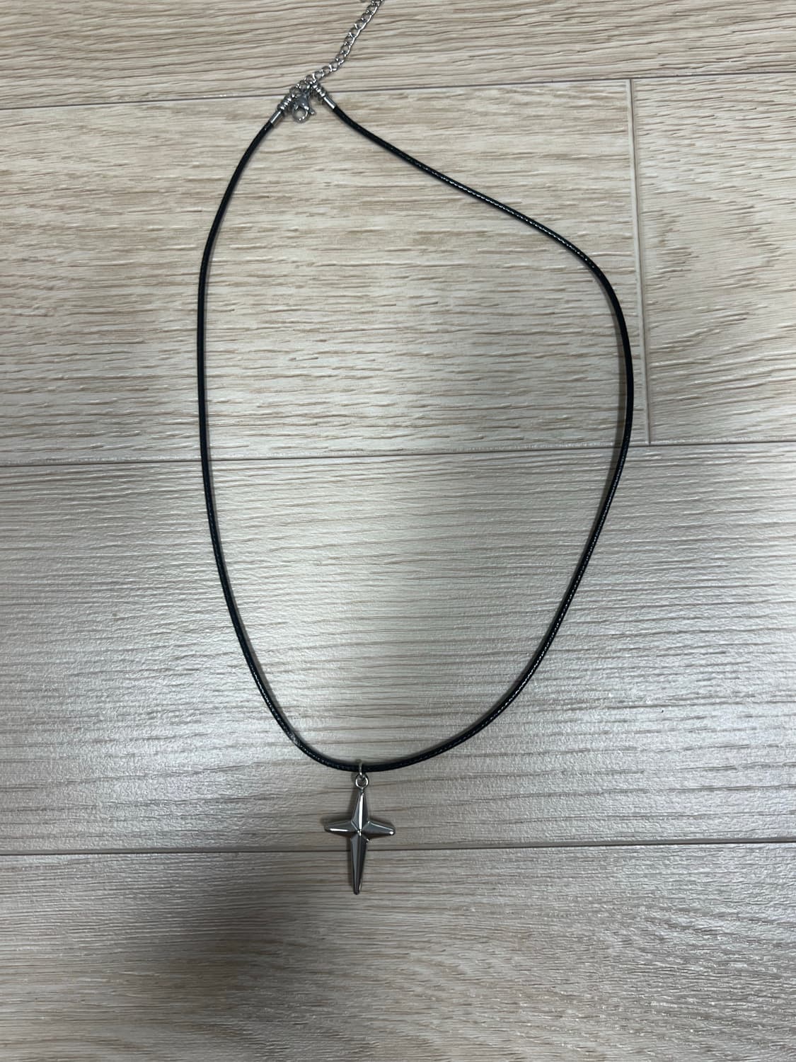 헬레네파리스 레더 볼드 크로스 네크리스 목걸이 상품이미지10