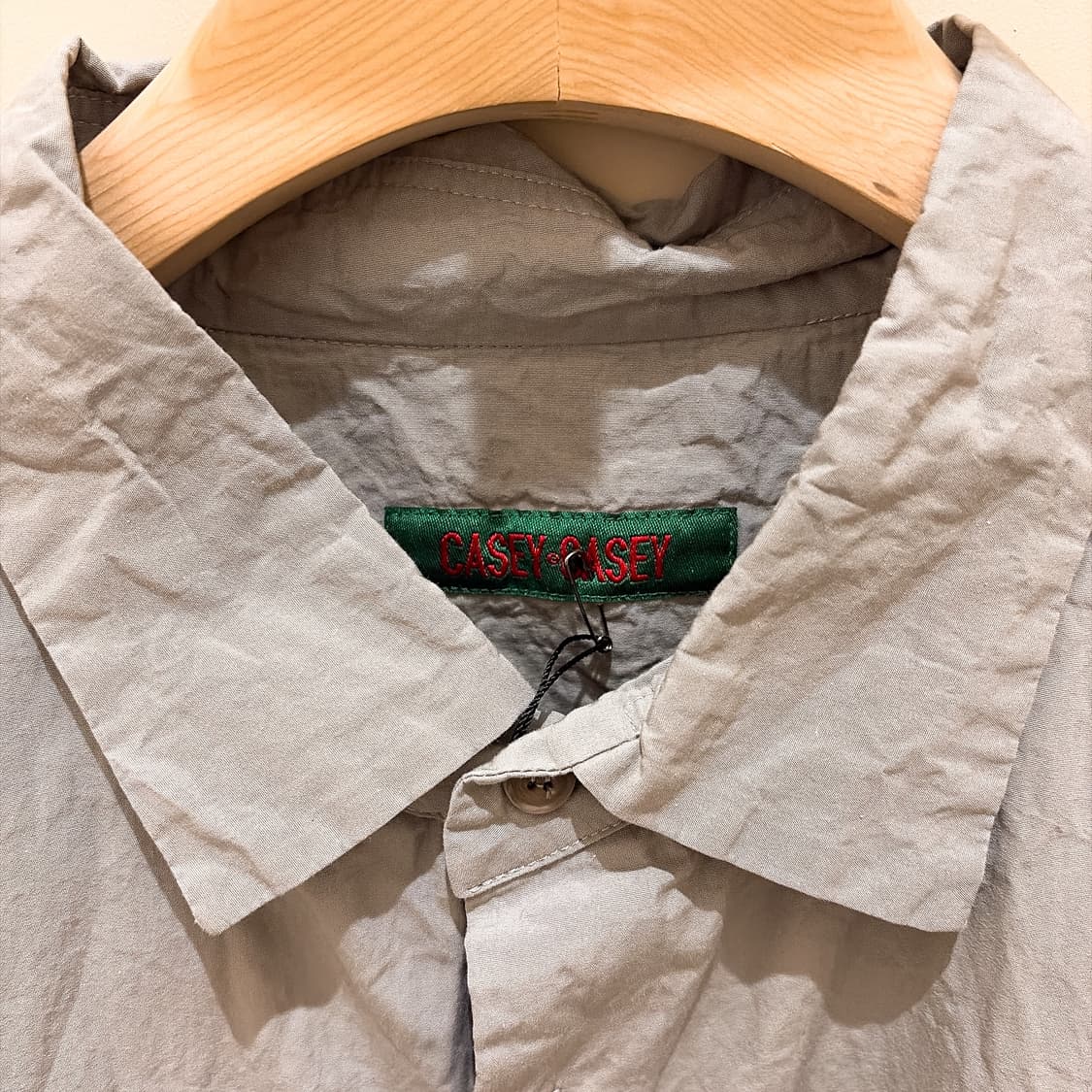 (정품/새상품) 케이시케이시 남성 그레이 RACCOURCIE 코튼 셔츠 상품이미지2