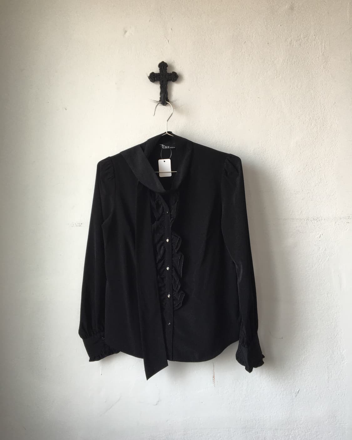Tied point frill shirt 상품이미지1