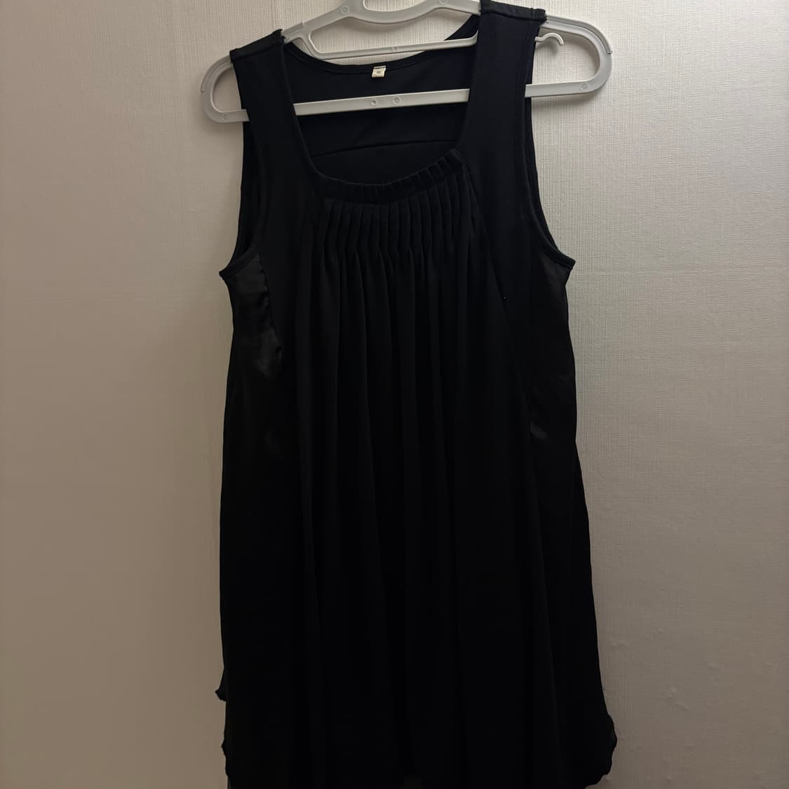 Shirring point unbalanced sleeveless one 상품이미지3