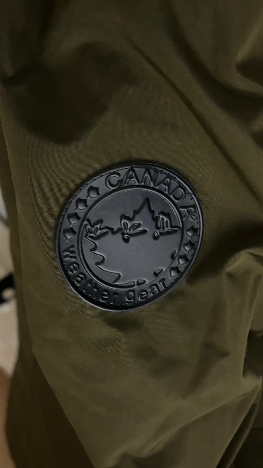 (정품) 캐나다웨더기어 퍼 후드 패딩팔아요 상품이미지5