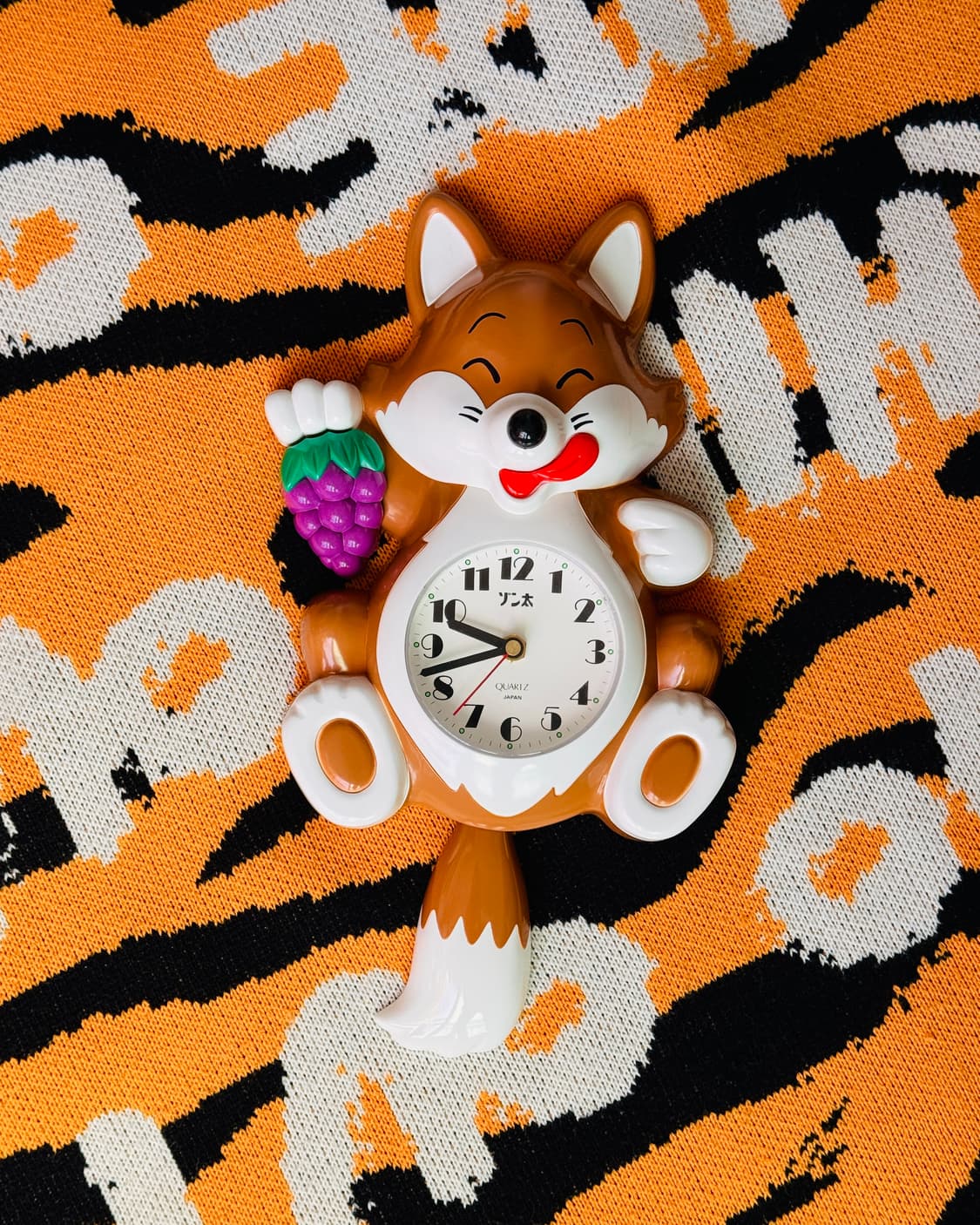 vintage | 여우 꼬리가 흔들리는 벽시계 상품이미지1