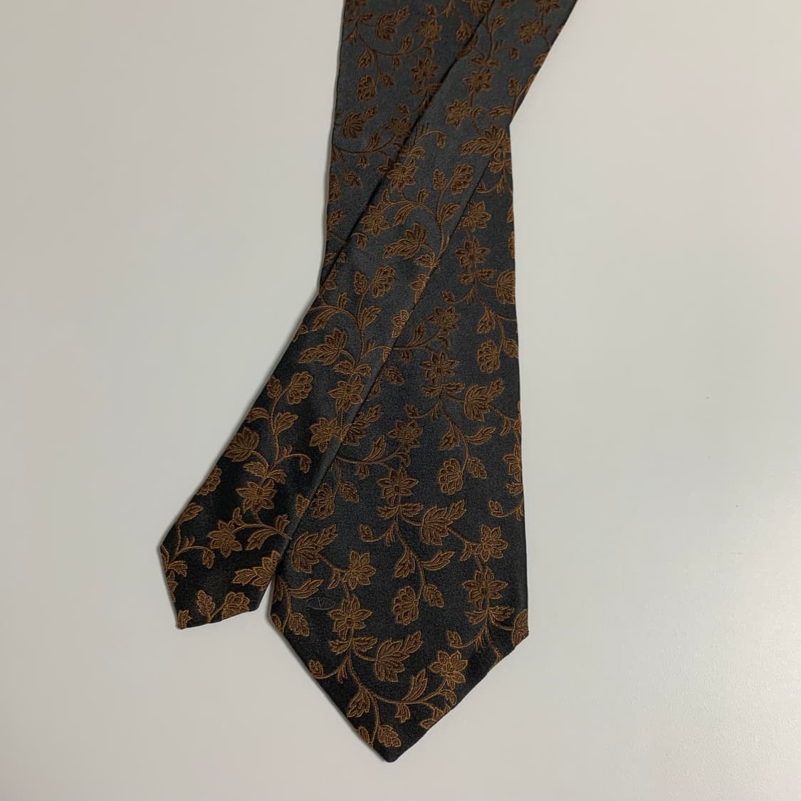 발렌티노(VALENTINO) 신형 블랙 페이즐리 넥타이 명품 A+등급 상품이미지3