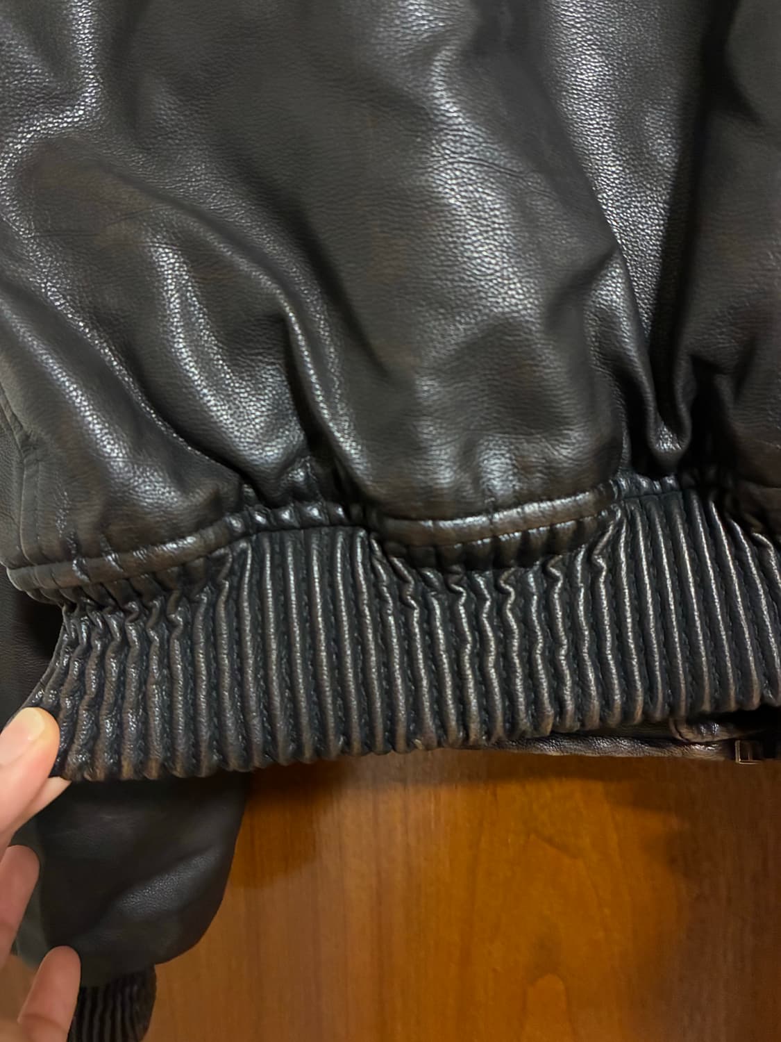 ALPHA BOMBER JACKET FAUX LEATHER 상품이미지3