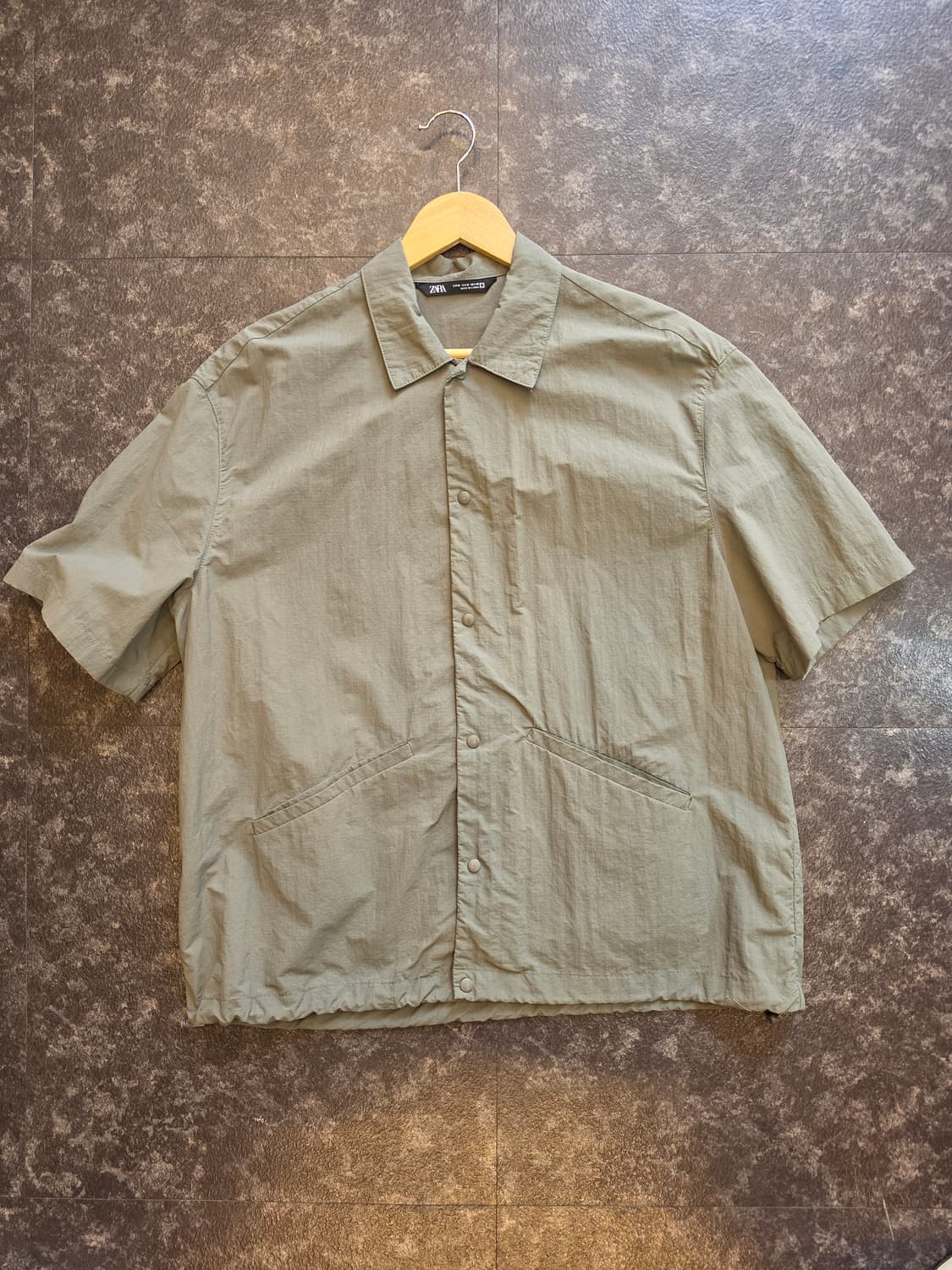자라[ZARA] 카키 반팔 셔츠 - M 상품이미지1
