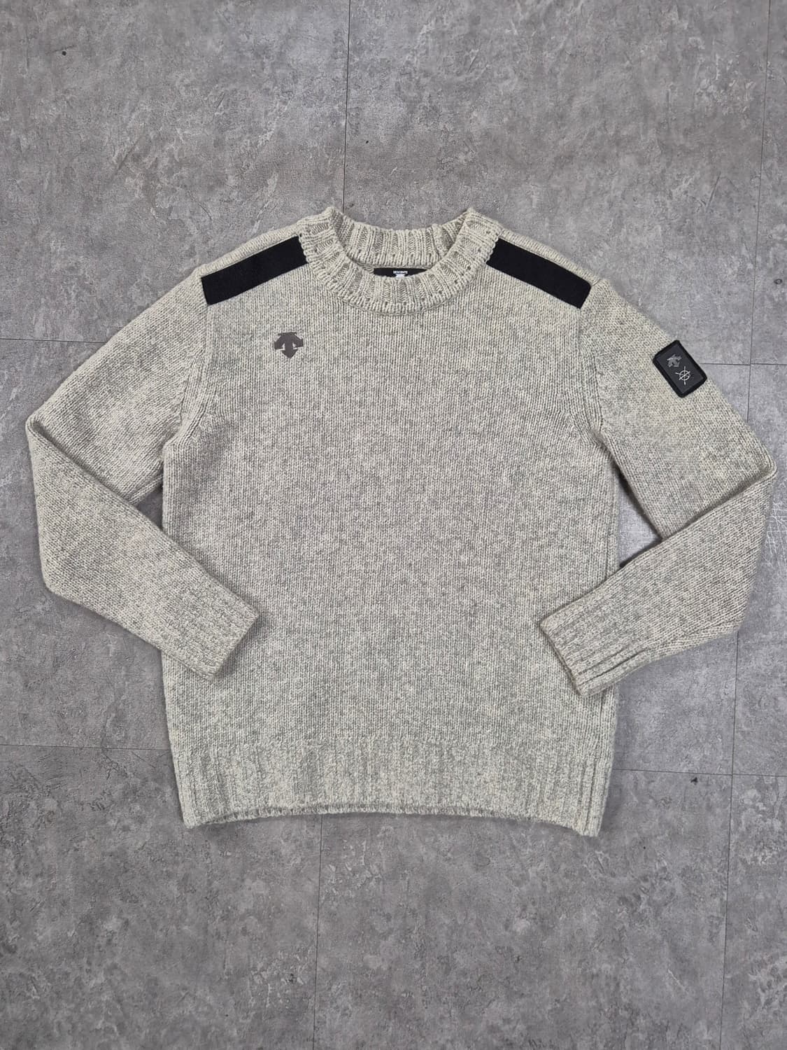 DESCENTE 니트 상품이미지1