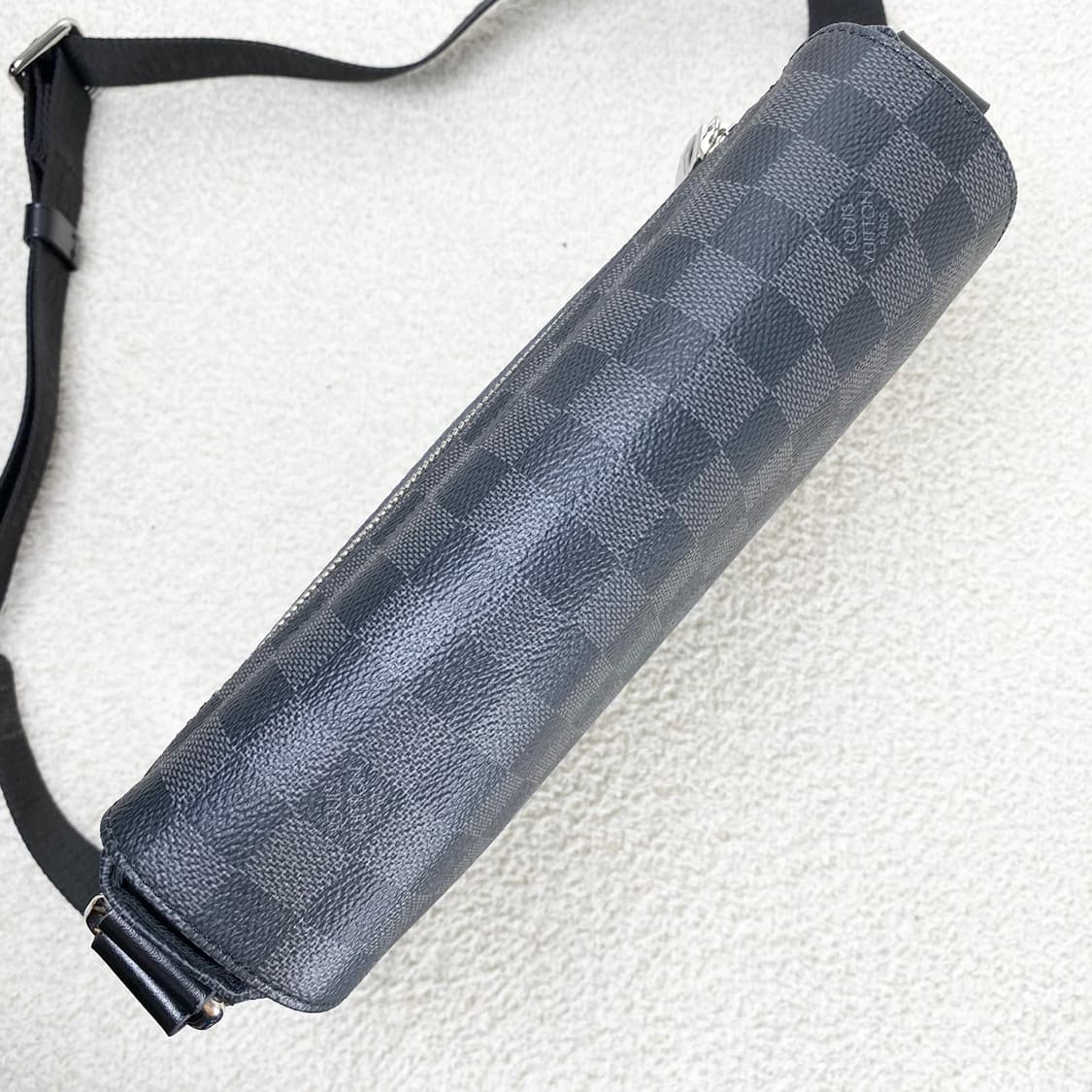 루이비통 크로스백 디스트릭트 pm  상품이미지4