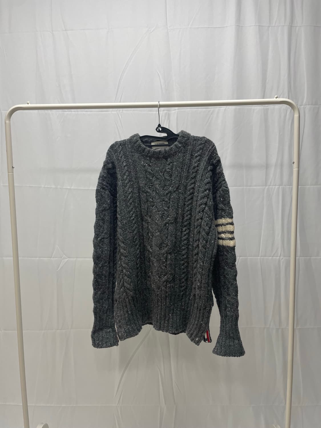 톰브라운 아란케이블 사선완장 니트 [4] 상품이미지1