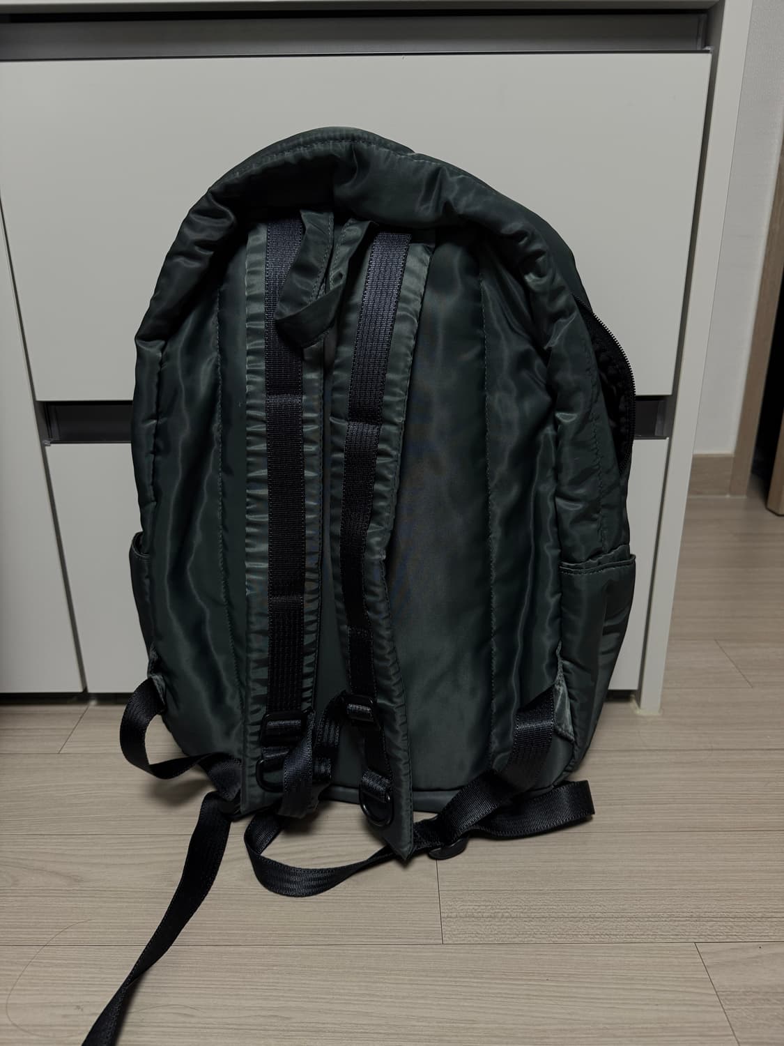 이우가마카라스 카키 카고 백팩 상품이미지3