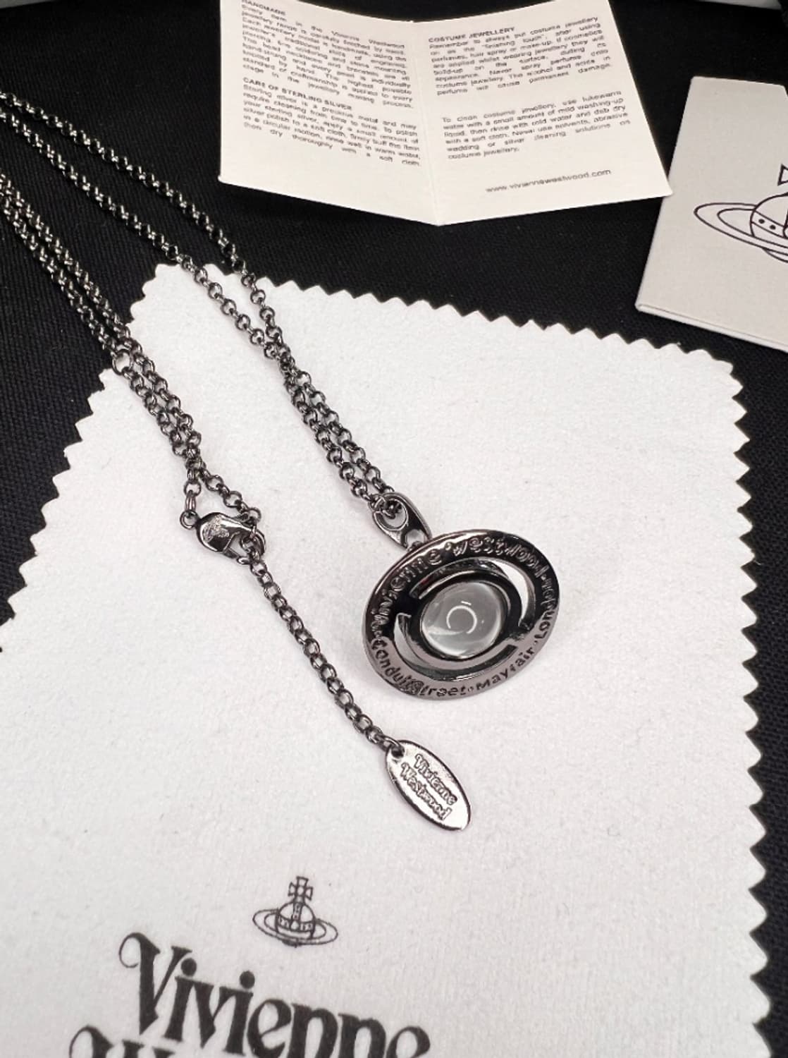 비비안웨스트우드 아카이브 멀티컬러 크리스탈 3d orb 팬던트 목걸이 상품이미지4