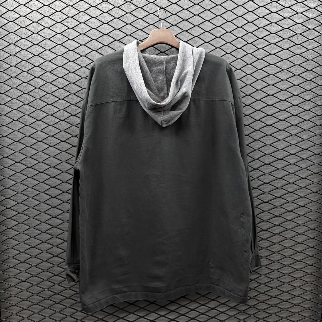 랭글러 후드자켓 워크포켓 로고패치 셔츠 디테일 차콜 상품이미지3