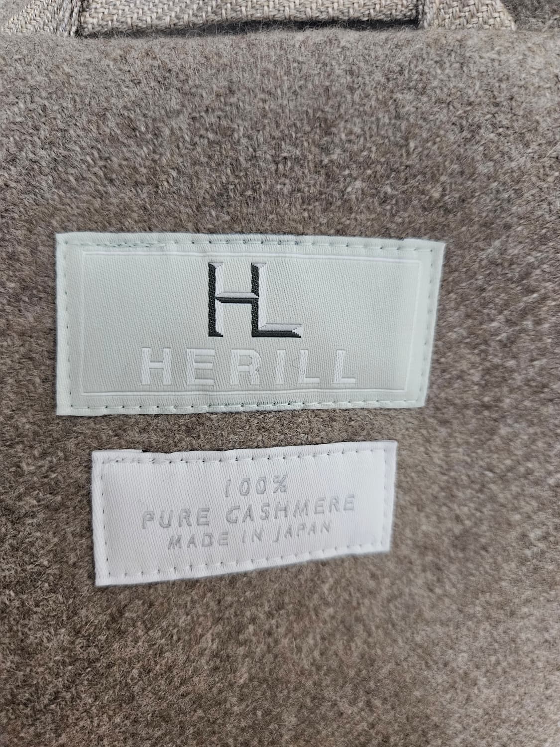 [2,새상품] 헤릴 24AW 캐시미어 더플코트 팝니다 상품이미지5