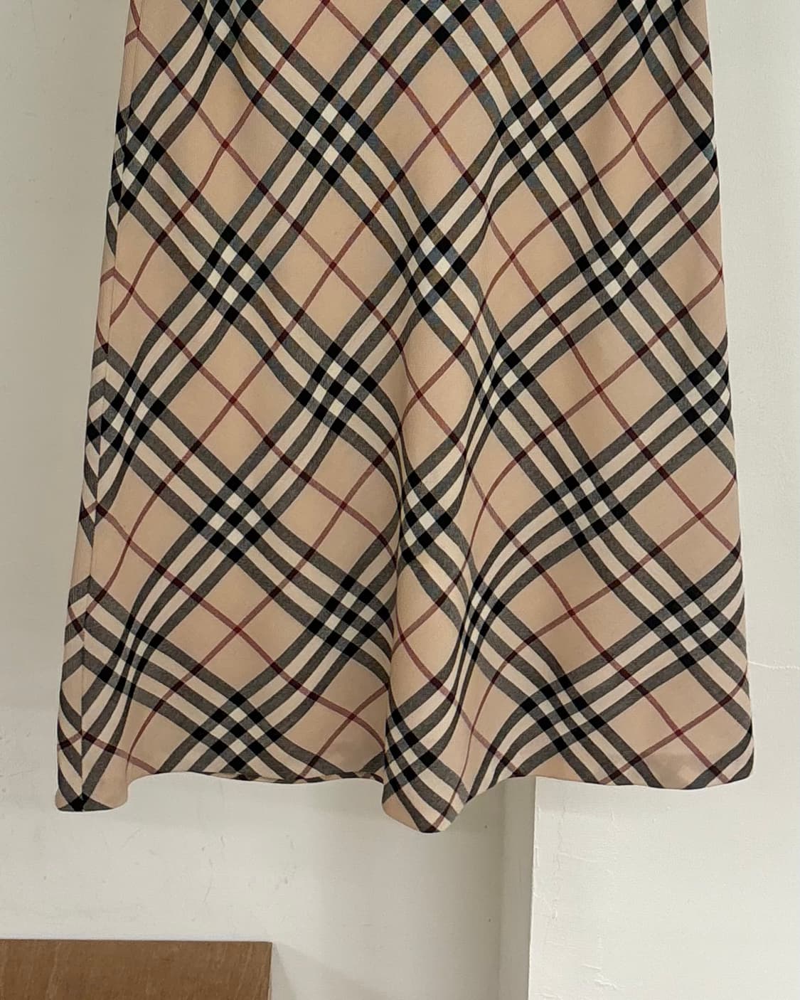 버버리 노바 체크 미디 스커트 상품이미지5