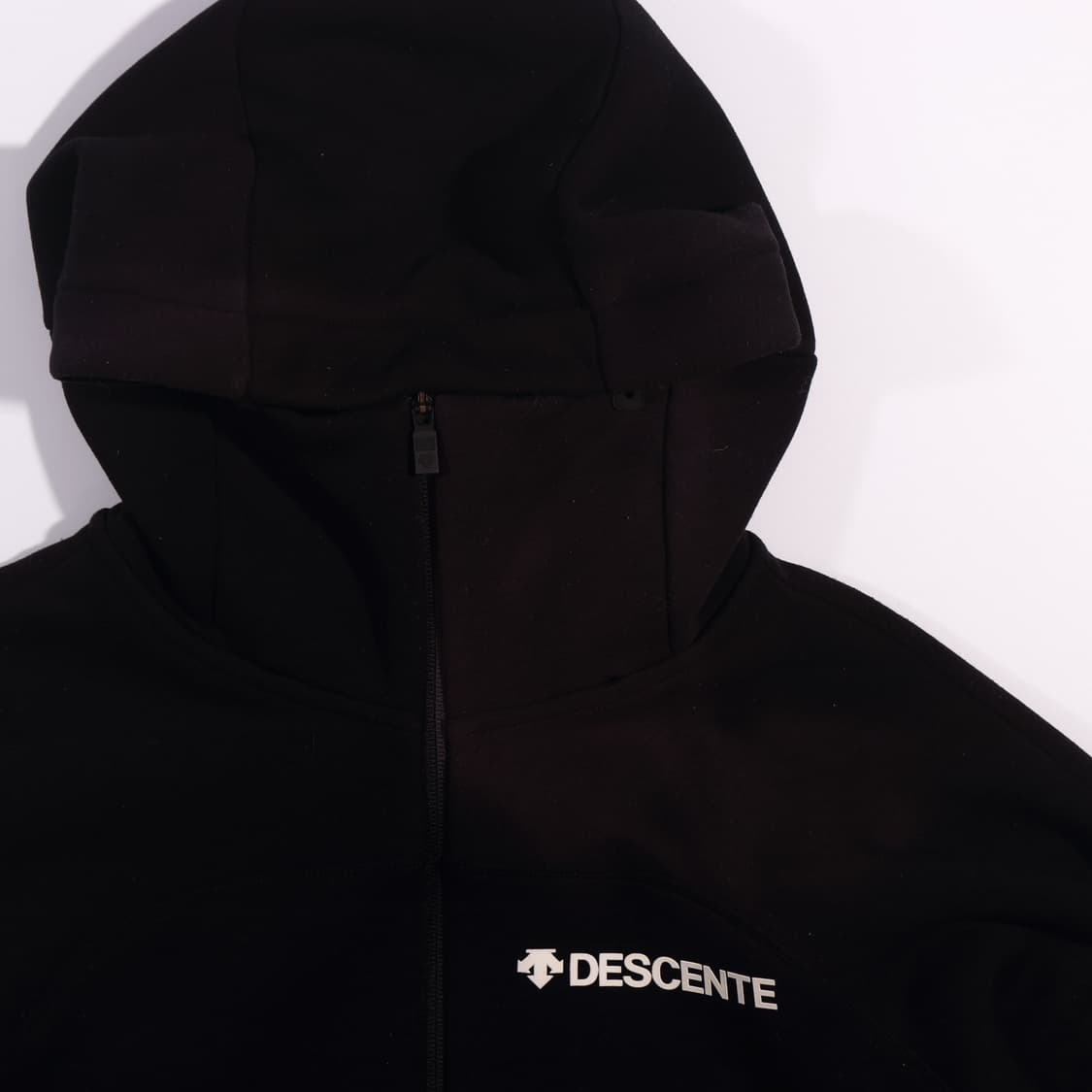 데상트 로고 후드티 B221 상품이미지2