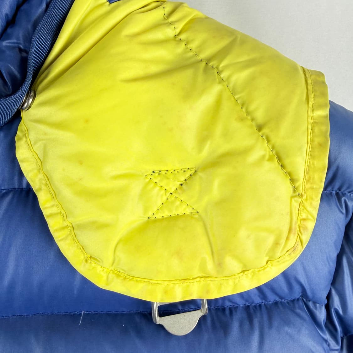 (105) CP컴퍼니 렌즈 경량 패딩 블루 상품이미지6