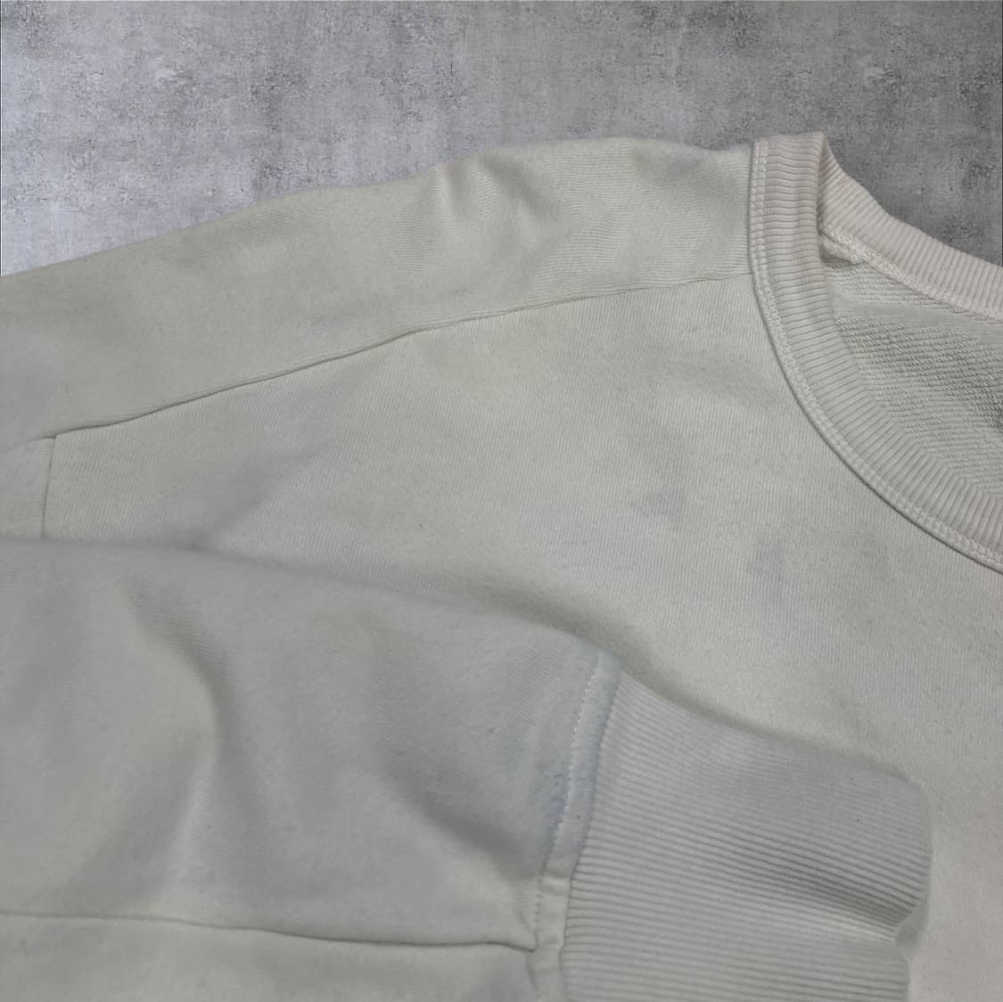 CP컴퍼니 멜란지 컬러 사이드 렌즈 맨투맨 상품이미지5