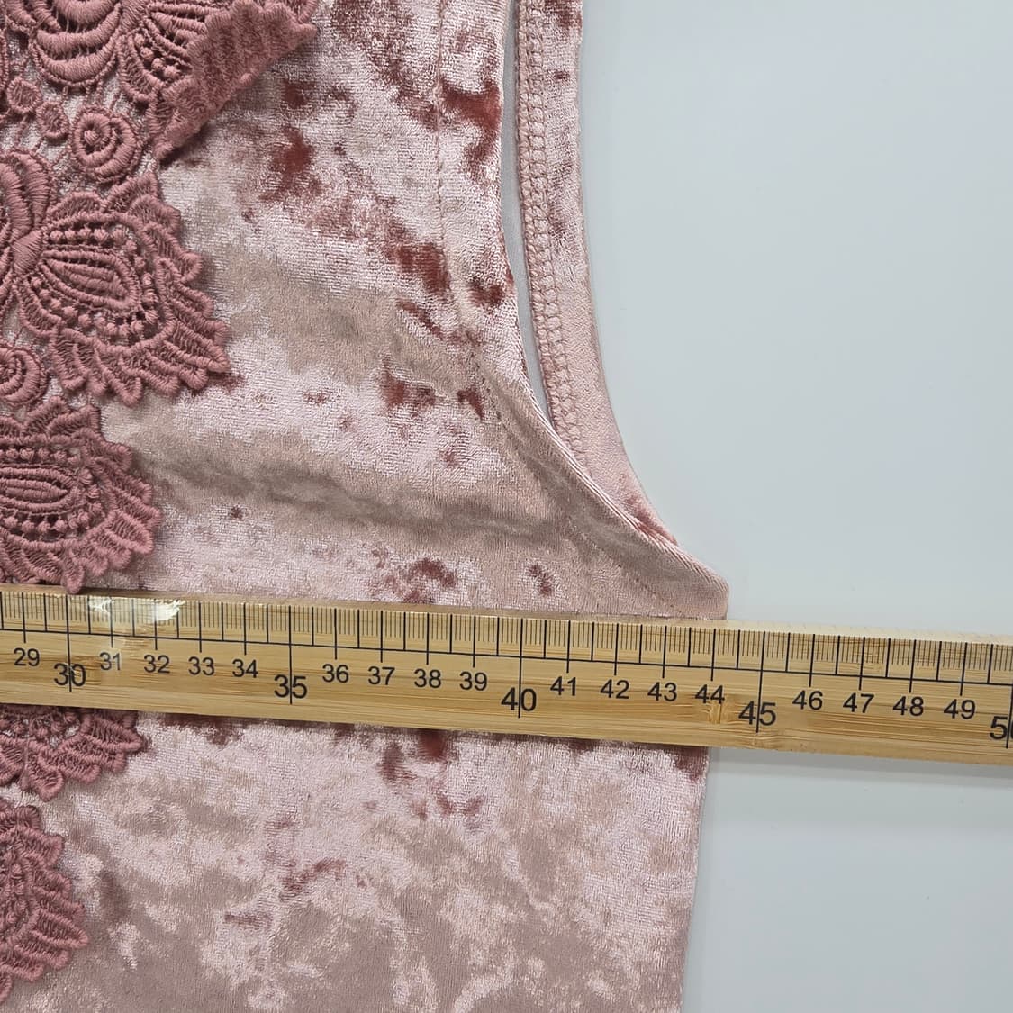 오리엔탈 더스티 핑크 컬러의 벨벳 레이스 포인트 원피스 상품이미지6