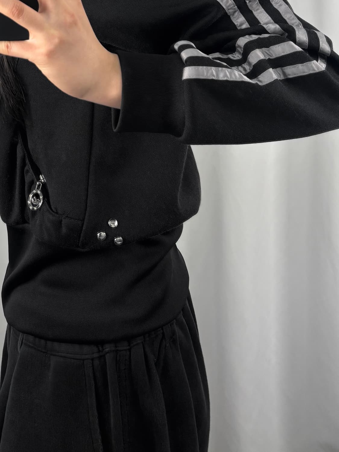 아디다스 글리터 로고 블랙 트랙탑 져지 상품이미지4