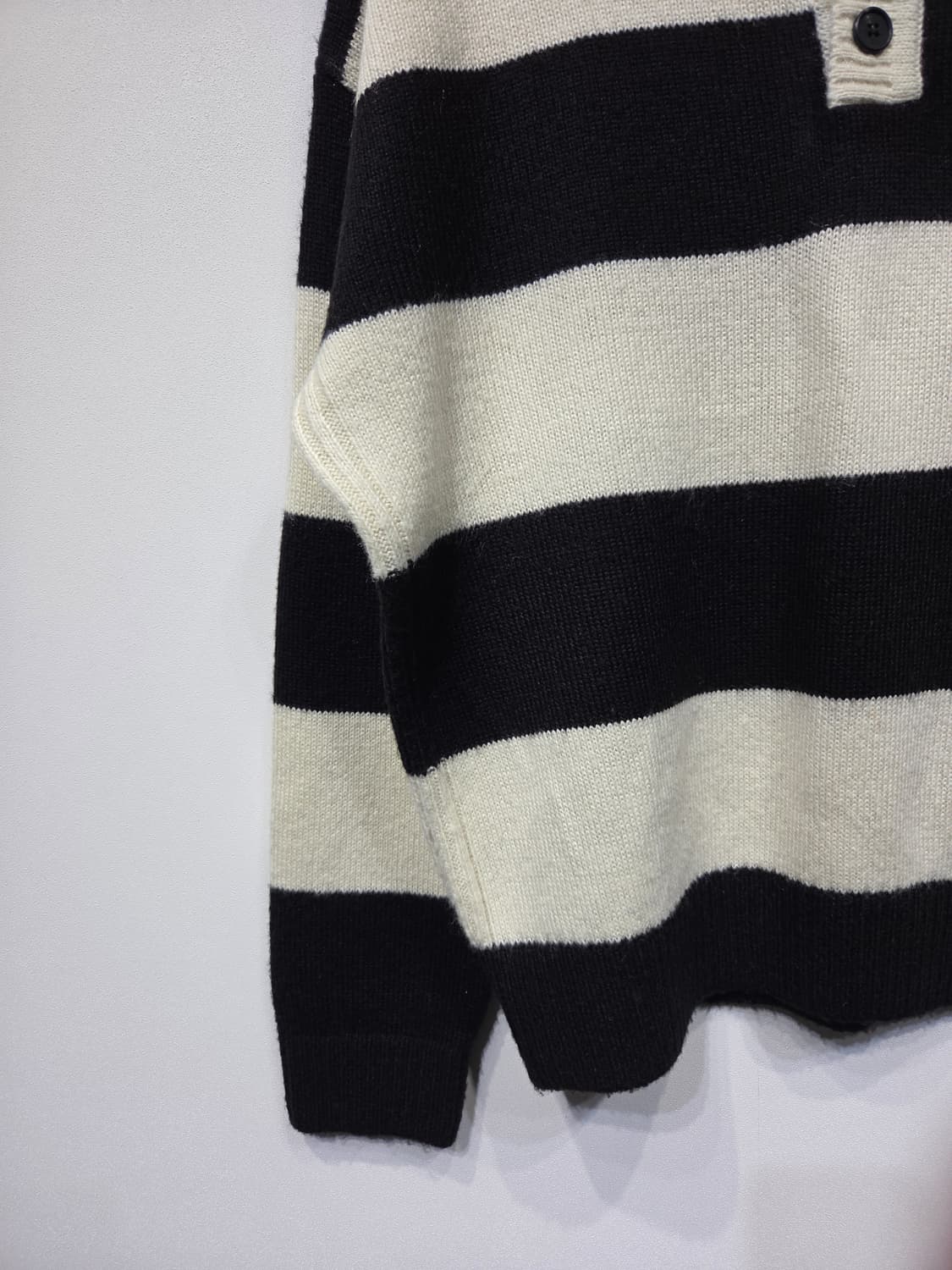 이벳필드 베츠 와펜 스트라이프 카라 니트 상품이미지4