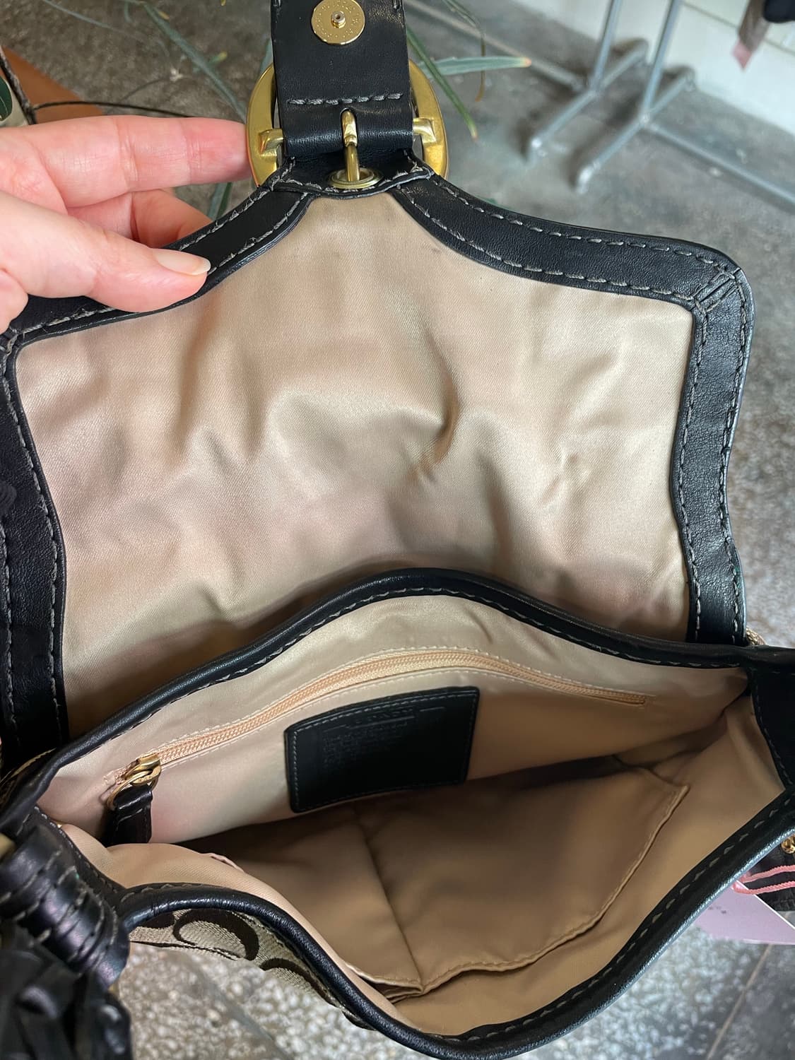 코치 시그니처 버클 숄더백 상품이미지4