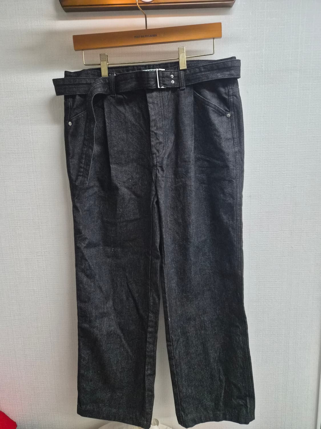 L) SATUR 새터 카이엔 벨티드 블랙 데님 팝니다 상품이미지1