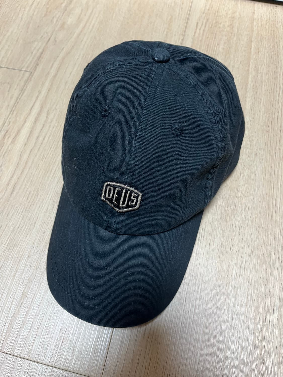 데우스 모자 shield standard dad cap 차콜 색상 상품이미지1