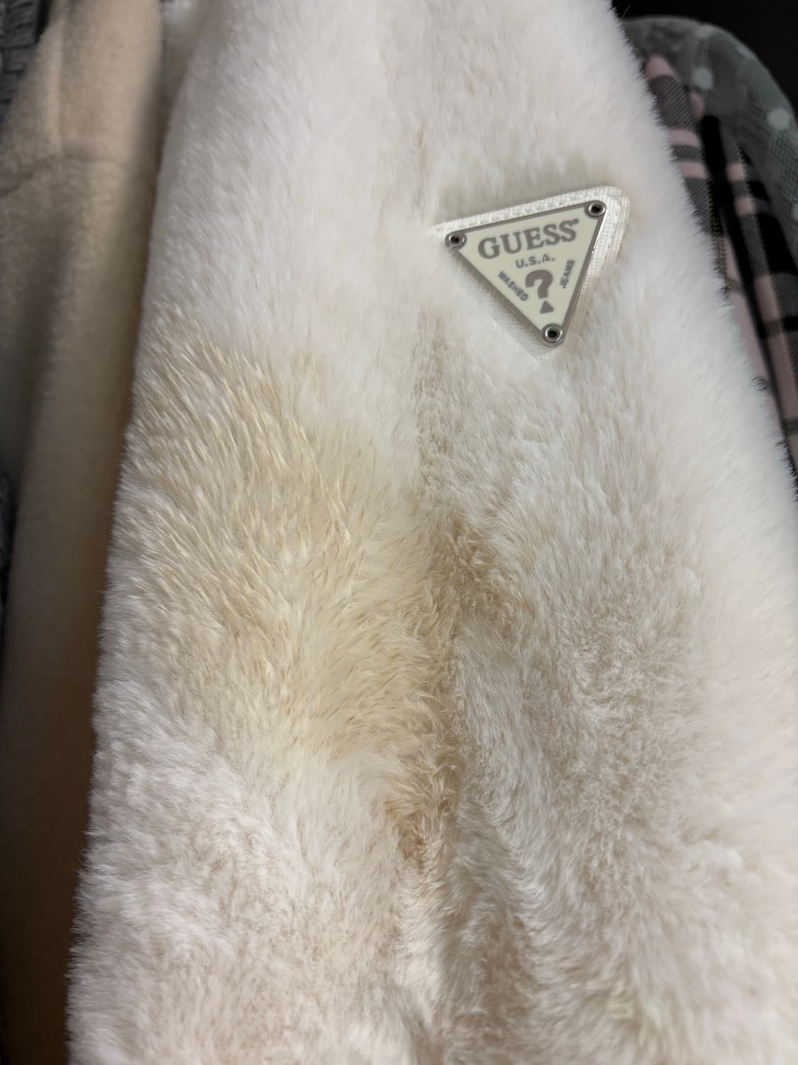 guess 크롭 퍼 집업 상품이미지3