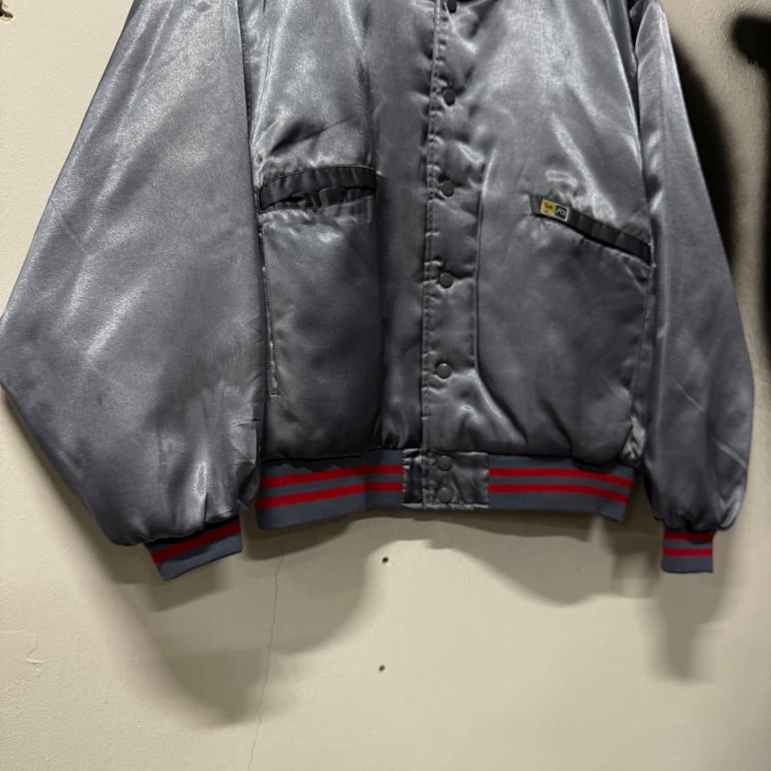 VTG 빈티지 올드스쿨 실버 배색 퀼팅 사틴 바시티 자켓 상품이미지4