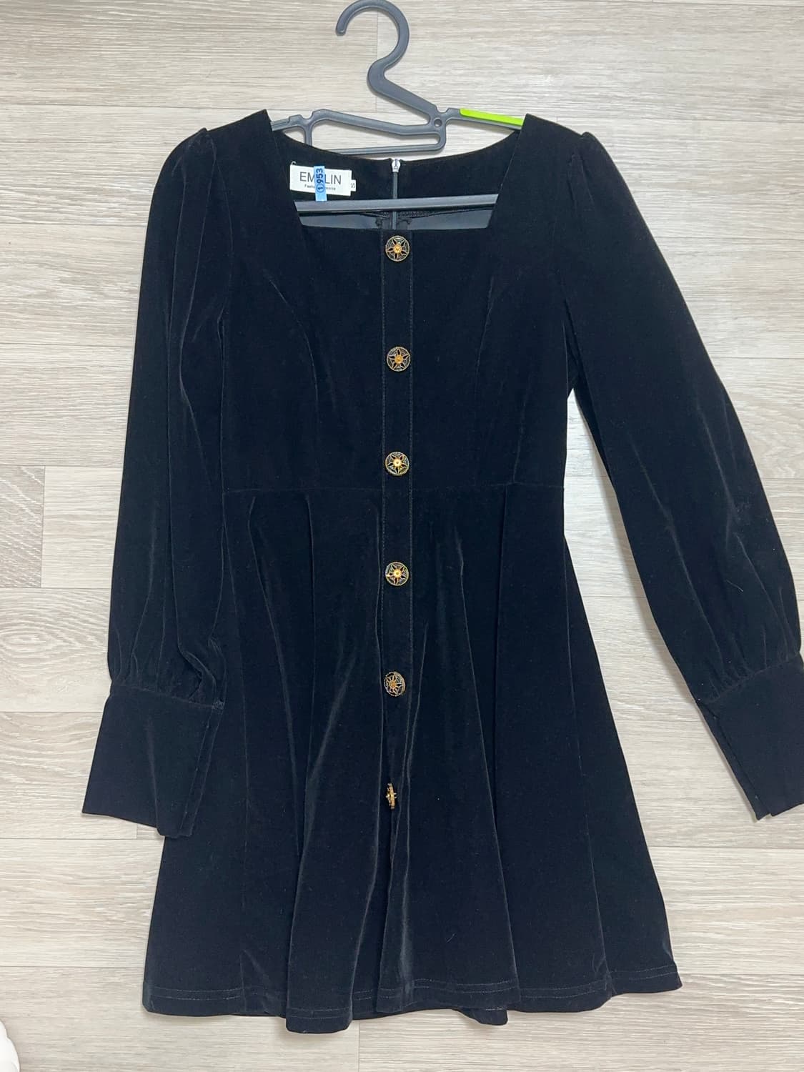 에이블리 하객 블랙 벨벳 미니 원피스 s (상태좋음) 상품이미지4