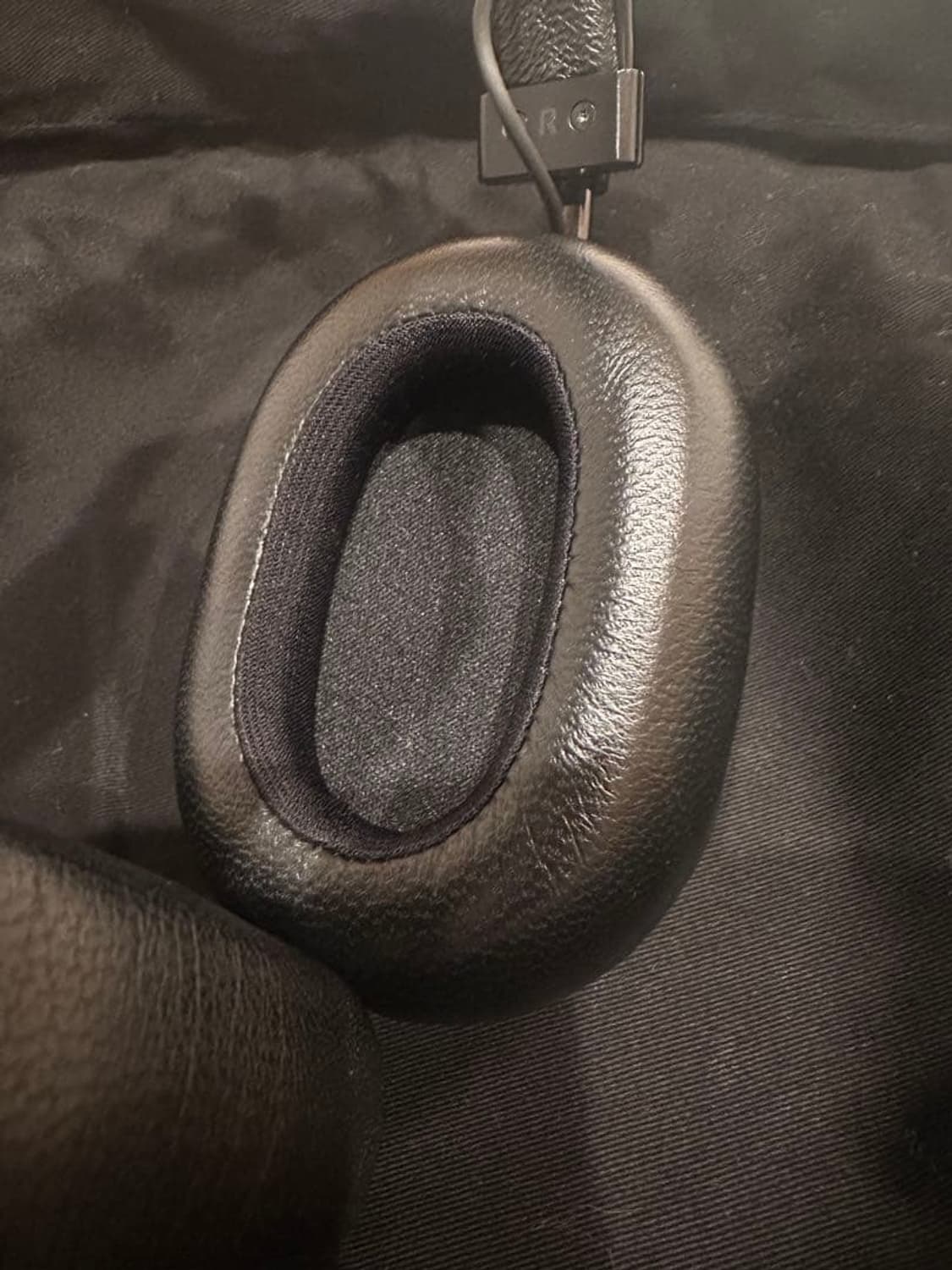 [신유님 착용] 셀린느 트리옹프 마스터 다이나믹 헤드폰 상품이미지9