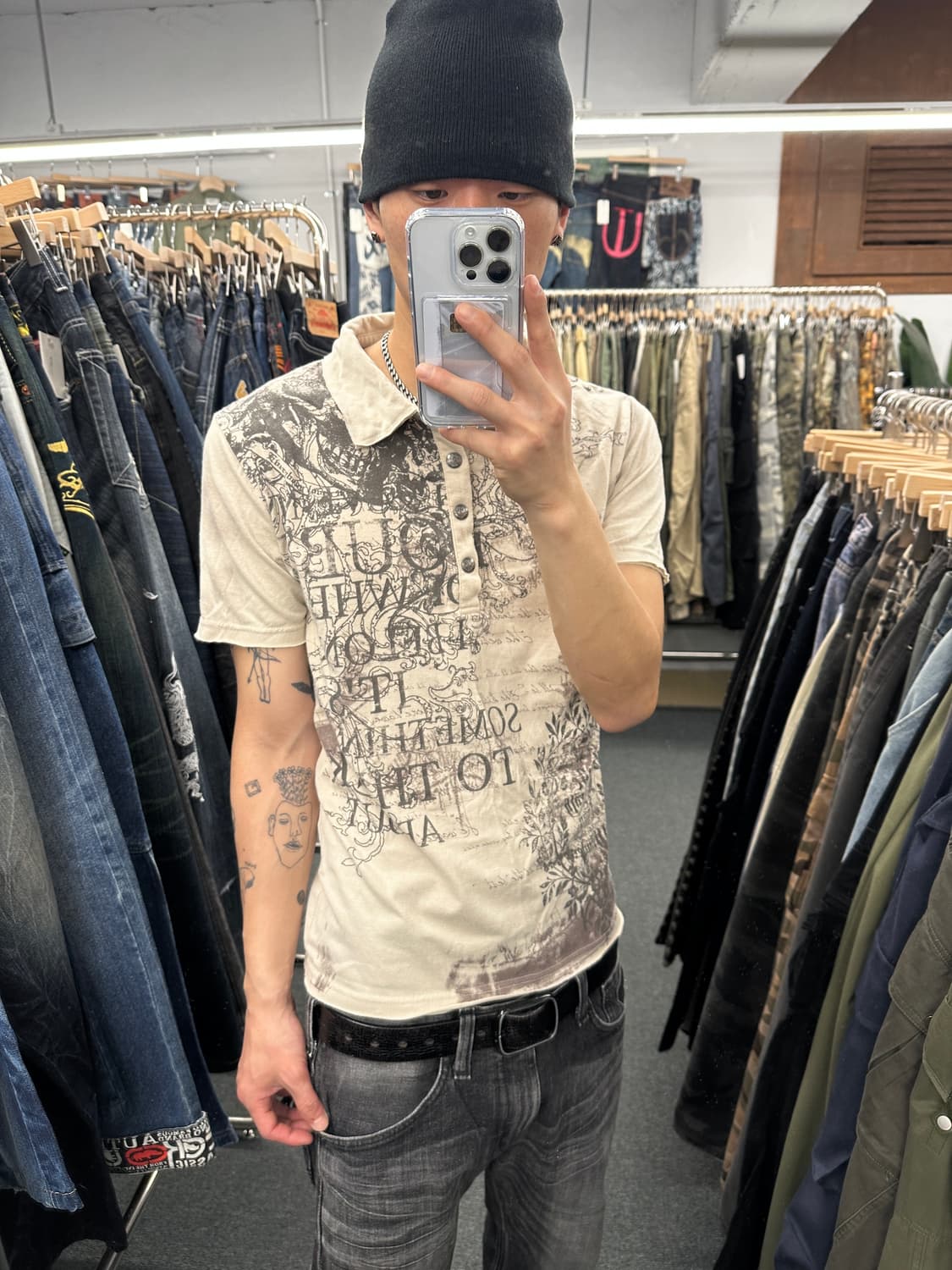 L) in the attic 스컬 카라 헨리넥 반팔티셔츠 상품이미지1