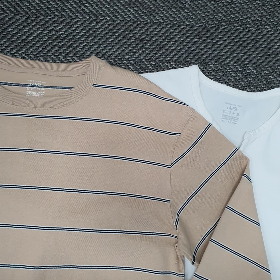 지오다노 긴소매 면티 남자105 (2벌가격) 상품이미지4