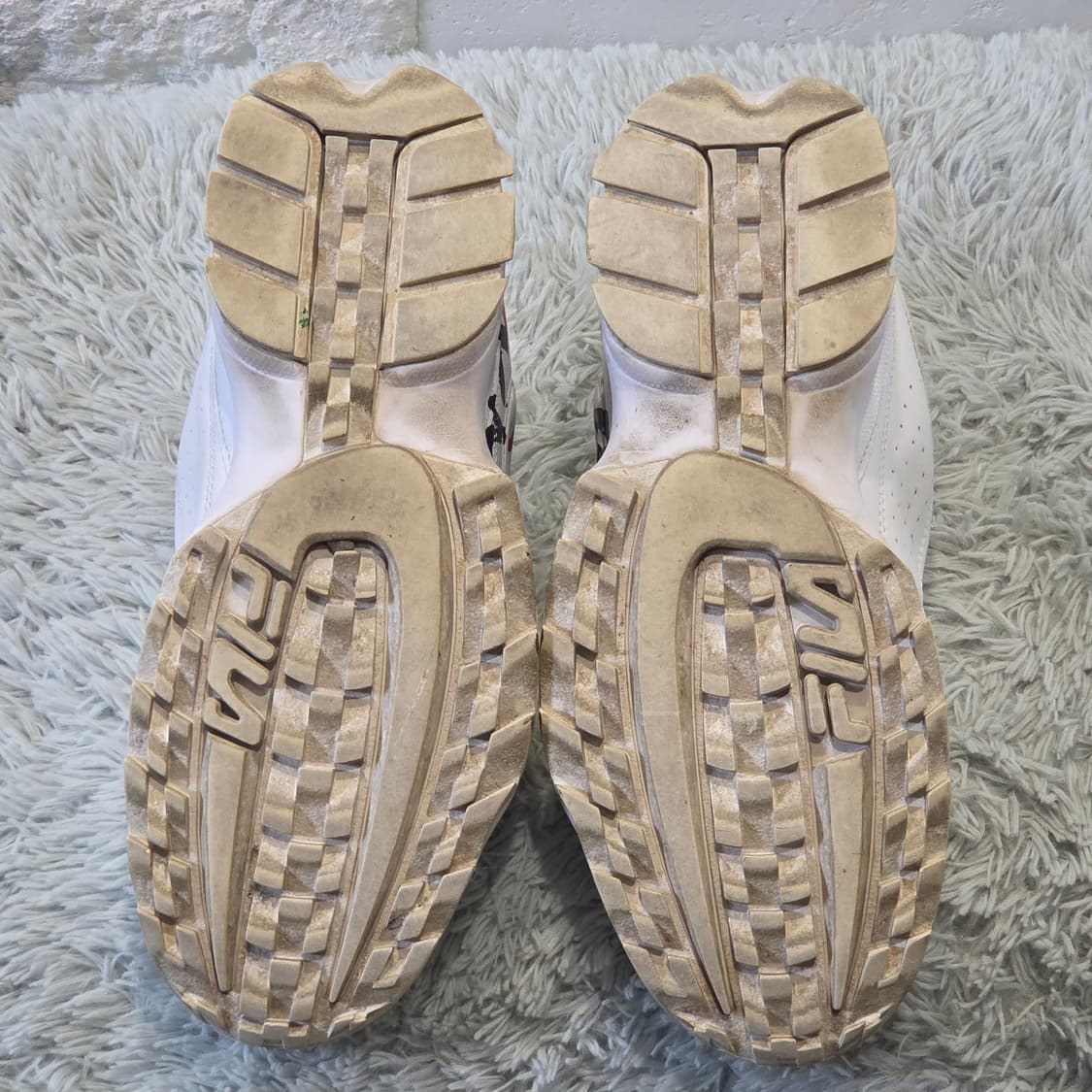 6q-22:휠라 디스럽터 2 프리즘 로고 화이트 (260mm) 상품이미지8