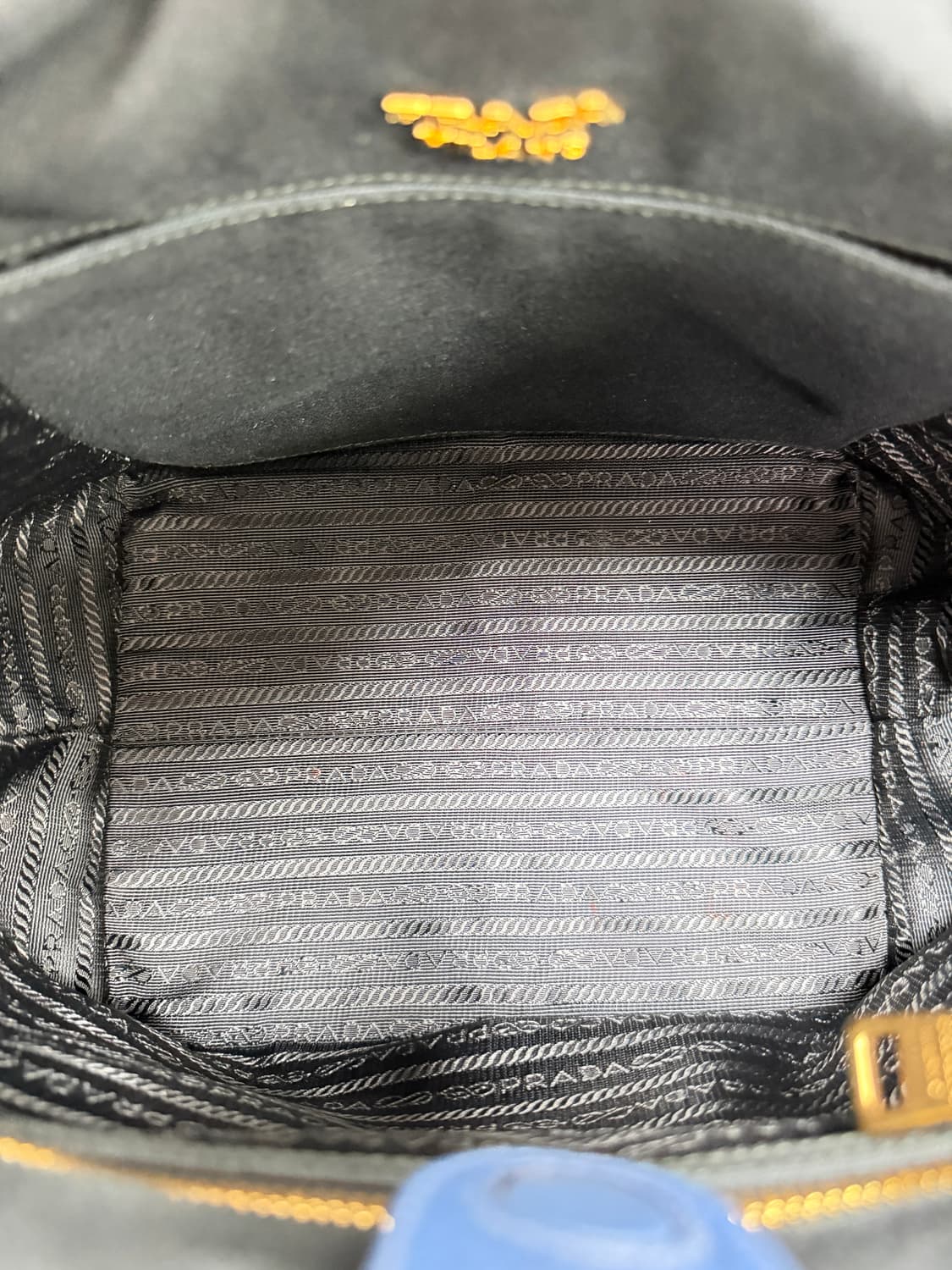 프라다 비텔로 다이노 레더 숄더백 상품이미지8