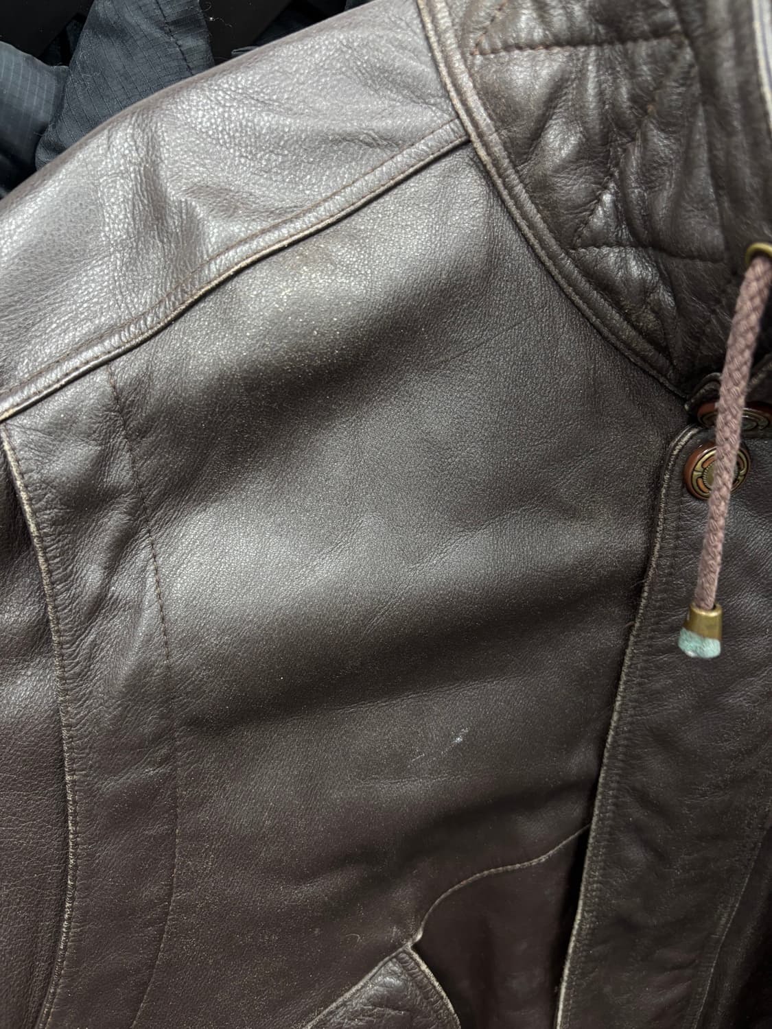 플레이보이 드럼다이 레더 히이넥 봄버 자켓 상품이미지8