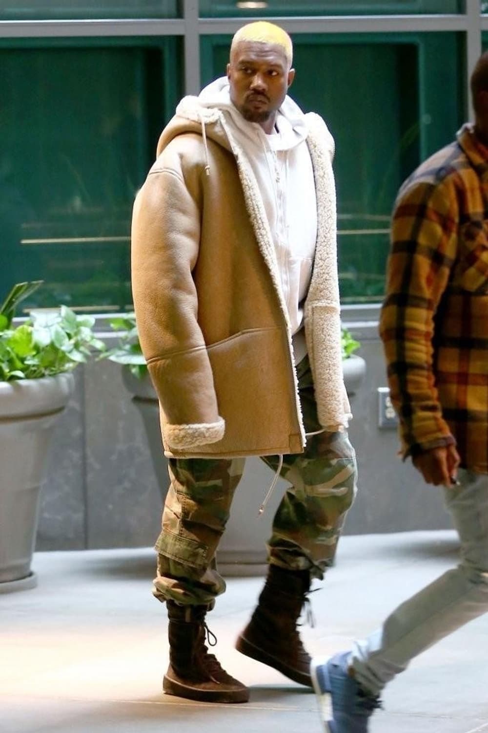 이지 시즌3 무스탕 내츄럴 베이지 S사이즈 상품이미지3