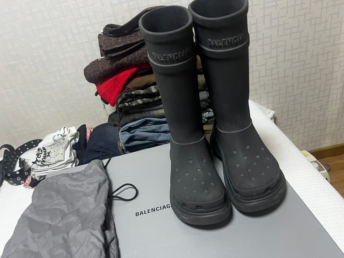발렌시아가 크록스 레인부츠(칸예웨스트 , 제니 착용) 사이즈 40 상품이미지2