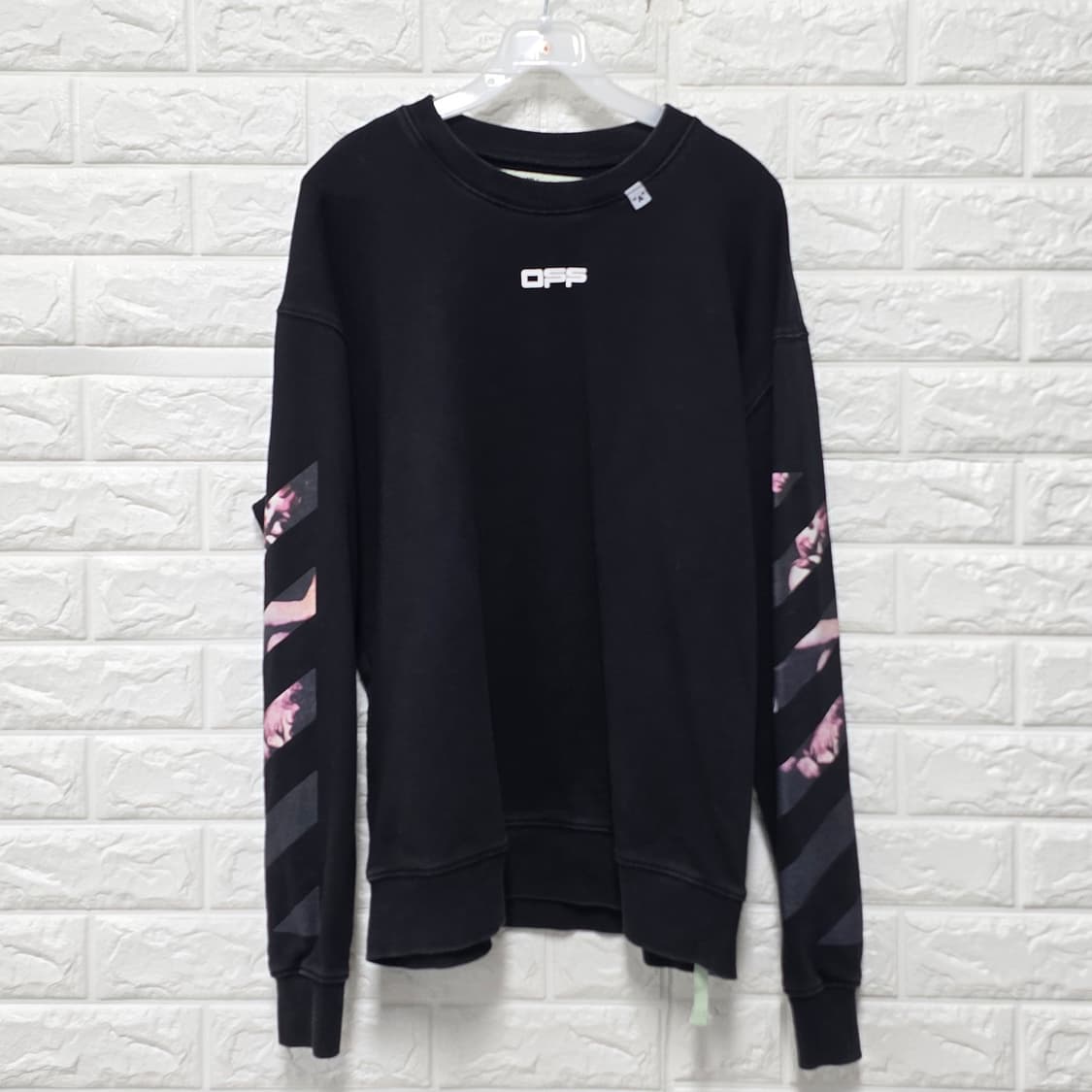 오프화이트 카라바조 맨투맨 블랙 XL 상품이미지1