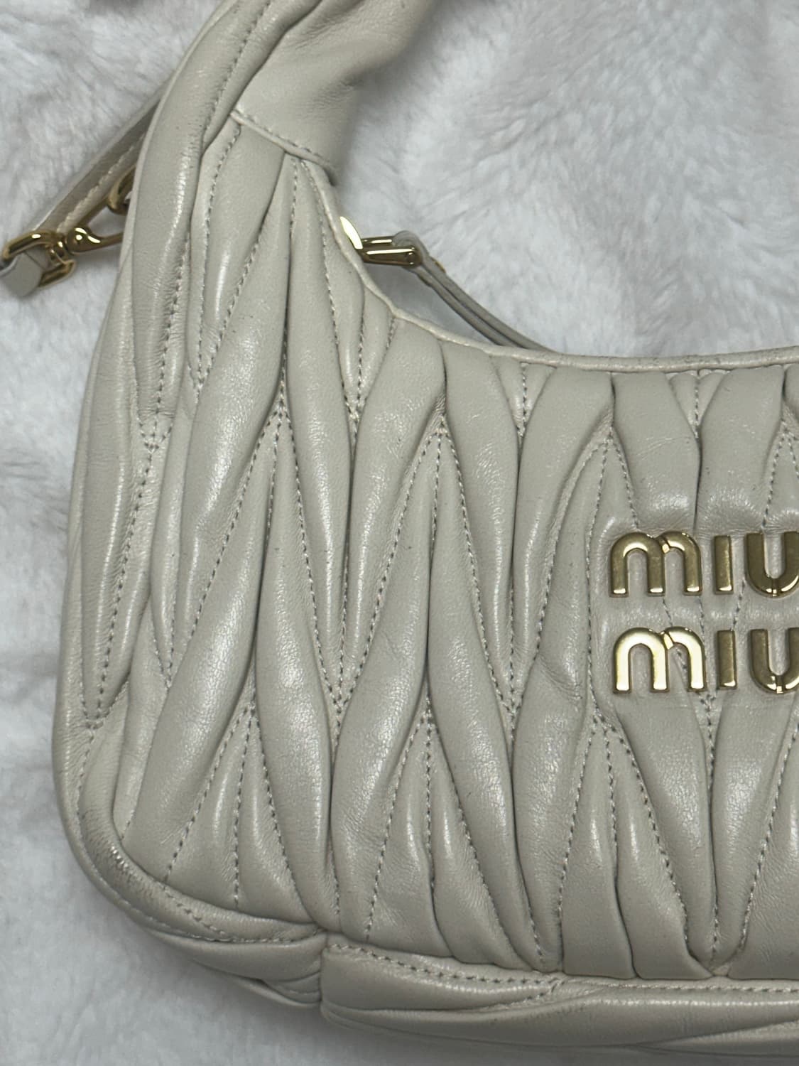 미우미우 호보백 상품이미지4