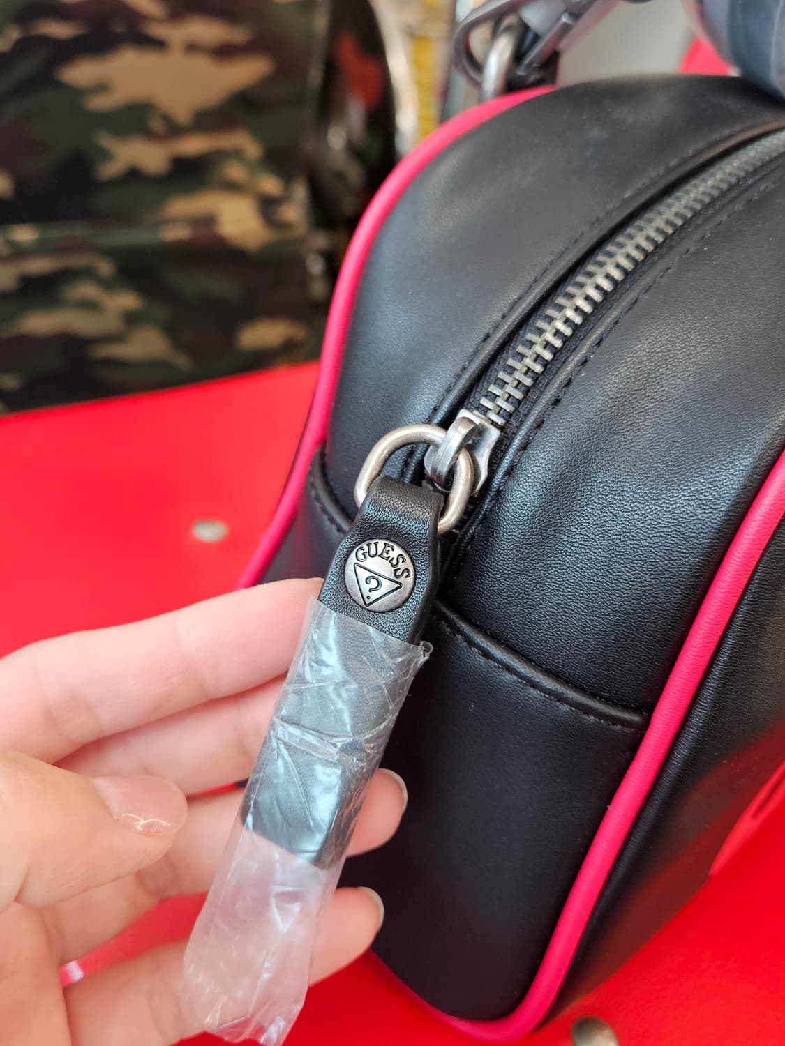 게스X베티붑 보스턴백 상품이미지5